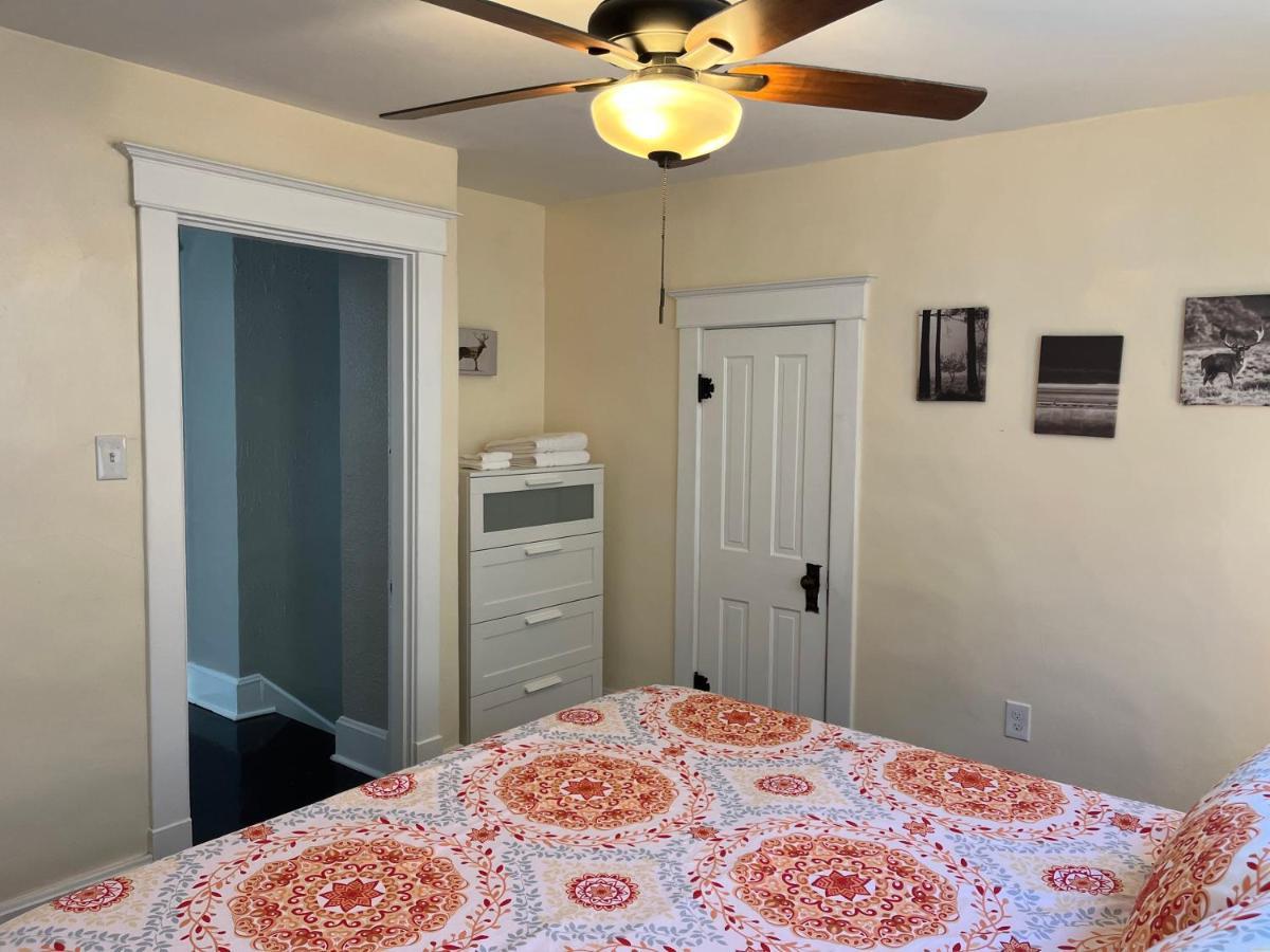 Ridgeway 2 Bedroom House Near Xavier Downtown *