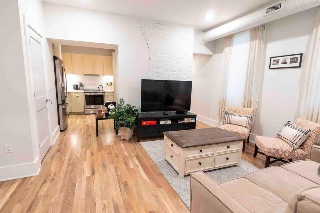 Apartment Spacious 1 Bed 1 Bath Downtown Otr Minutes Walk To The Reds Bengals Stadium & More! *
