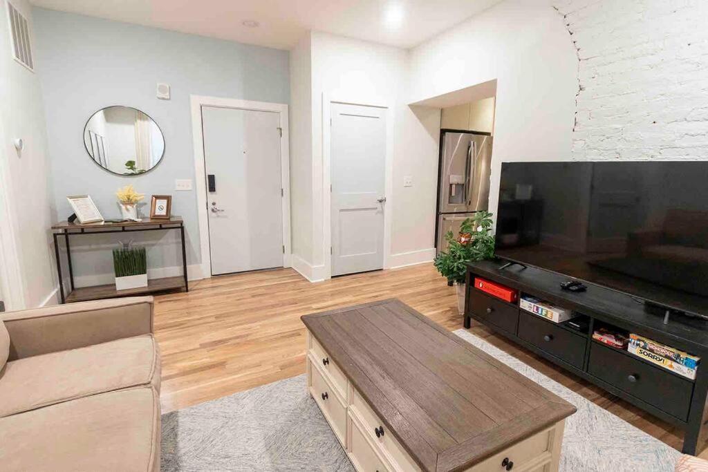 Spacious 1 Bed 1 Bath Downtown Otr Minutes Walk To The Reds Bengals Stadium & More! *