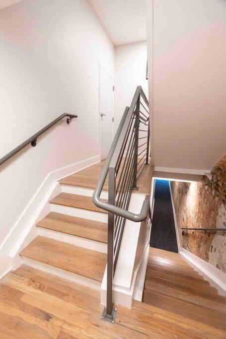 Apartment Spacious 1 Bed 1 Bath Downtown Otr Minutes Walk To The Reds Bengals Stadium & More! *