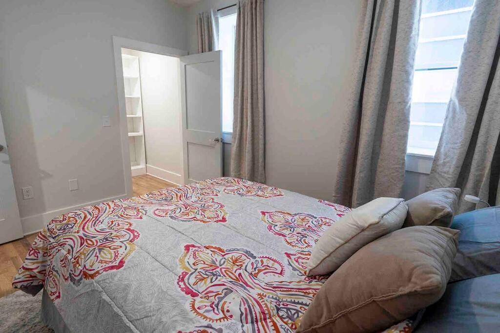 Spacious 1 Bed 1 Bath Downtown Otr Minutes Walk To The Reds Bengals Stadium & More! Apartment