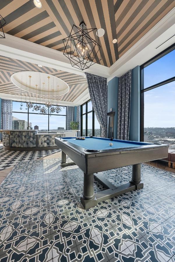 Lavish Best Central Location With Amenity Galore 841 *
