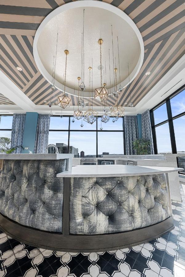 Lavish Best Central Location With Amenity Galore 841 Apartment