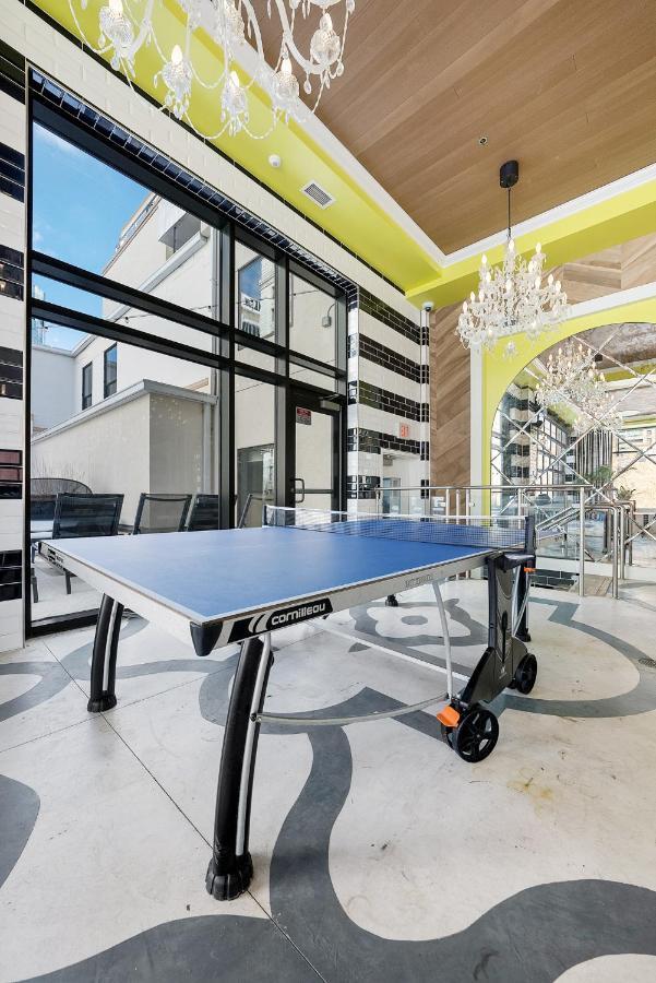 Apartment Lavish Best Central Location With Amenity Galore 841