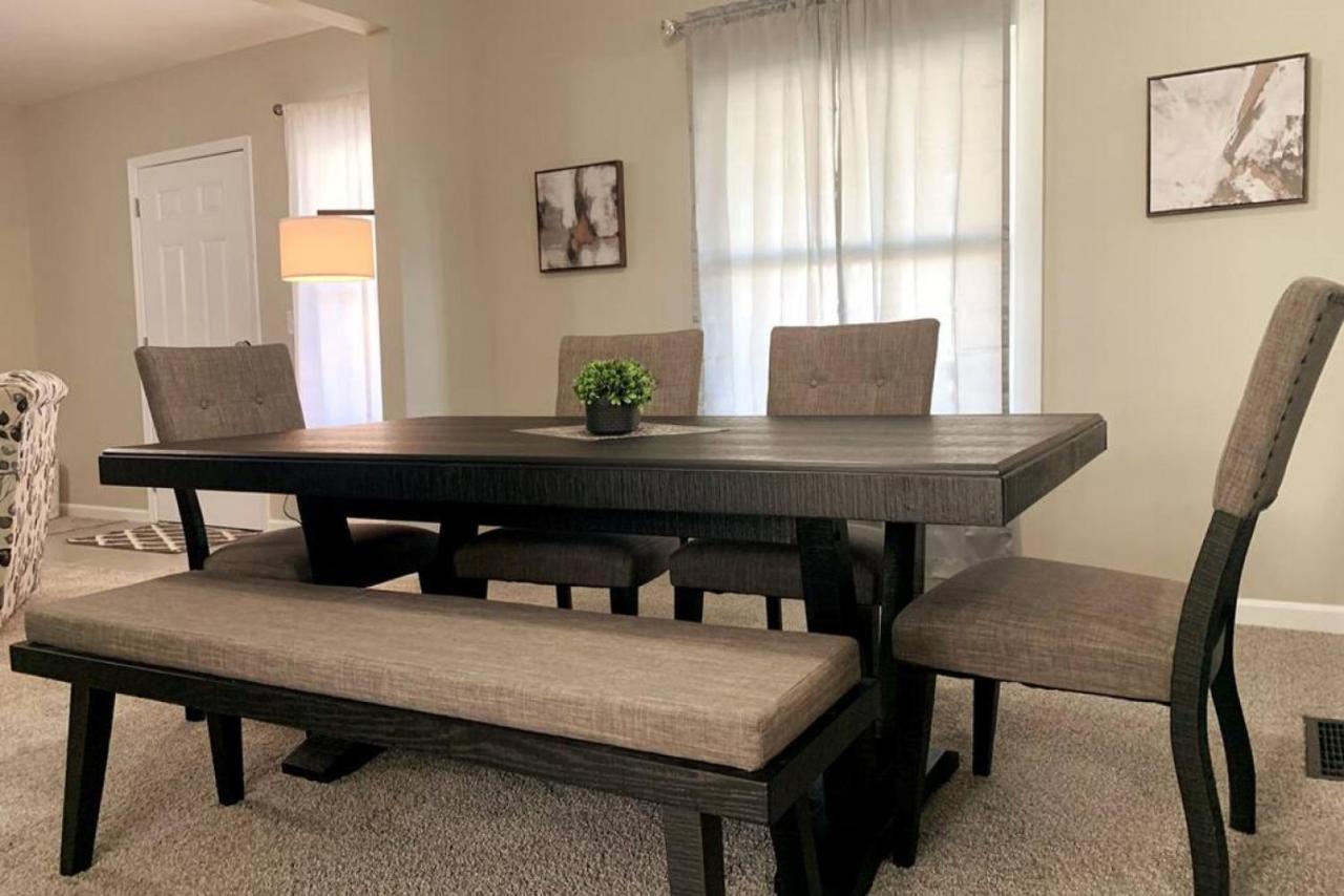 Holiday home 3311 Evanston Large Renovated 4 Bdr Close To Dtwn Laundry *