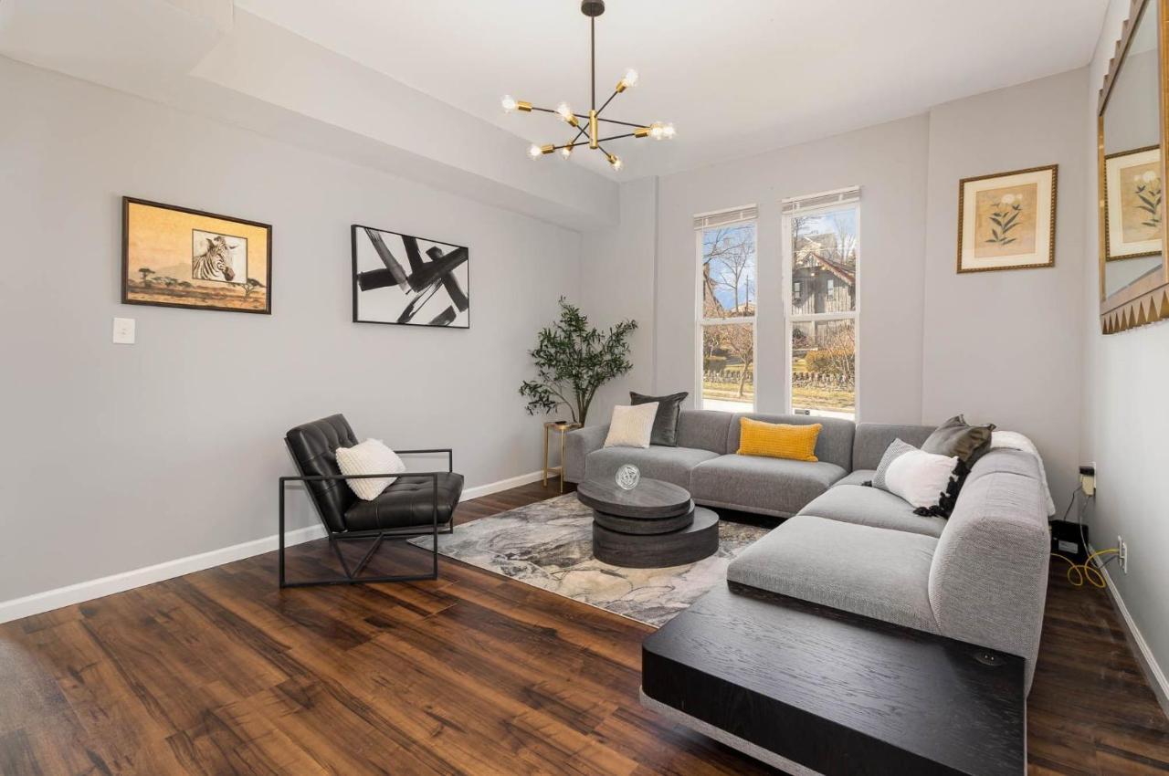 Downtown Views-prime Location! *