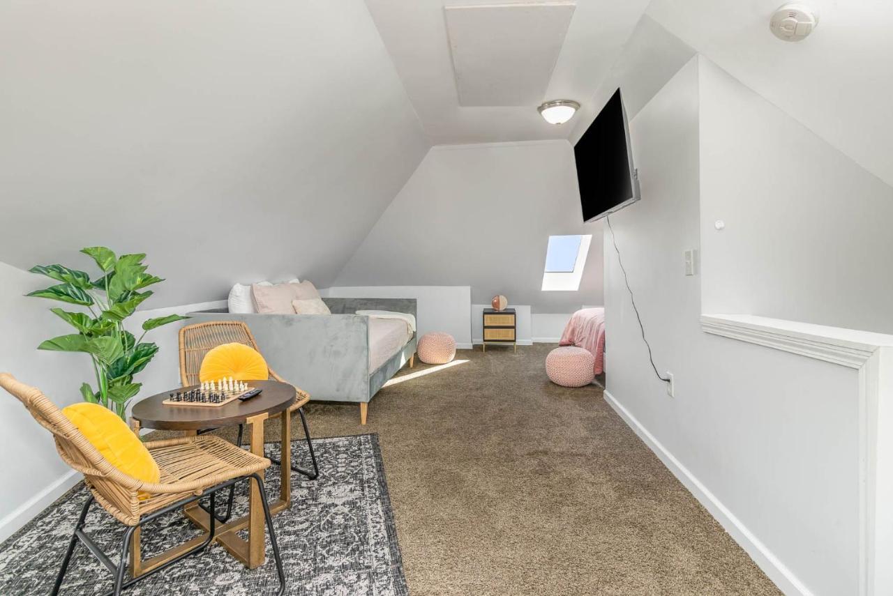 Downtown Views-prime Location! Holiday home *