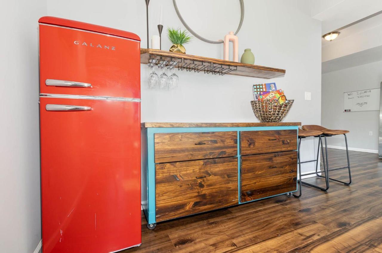 Downtown Views-prime Location! *