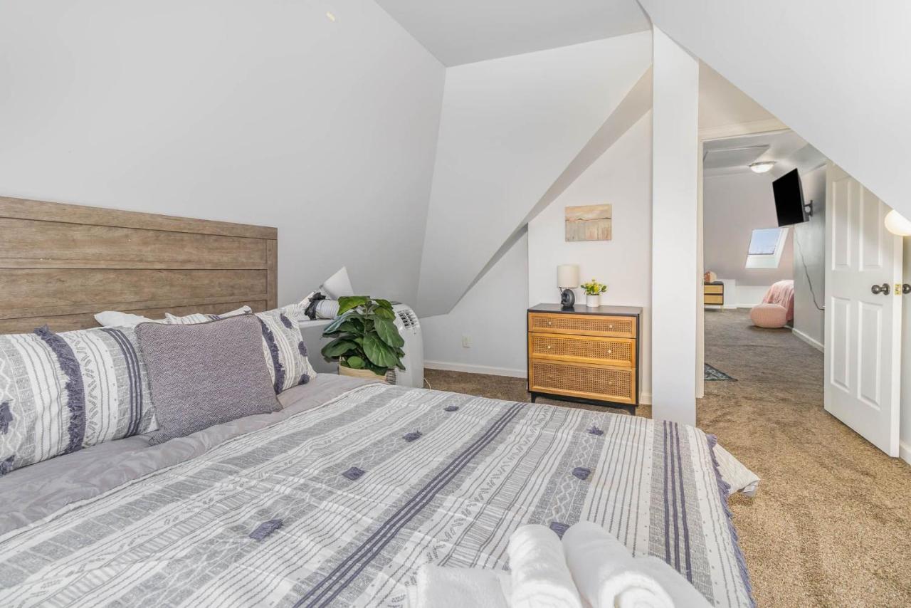 Downtown Views-prime Location! *