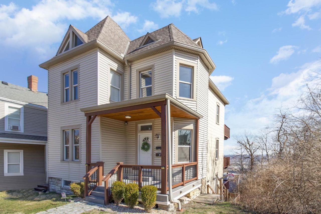 Downtown Views-prime Location!