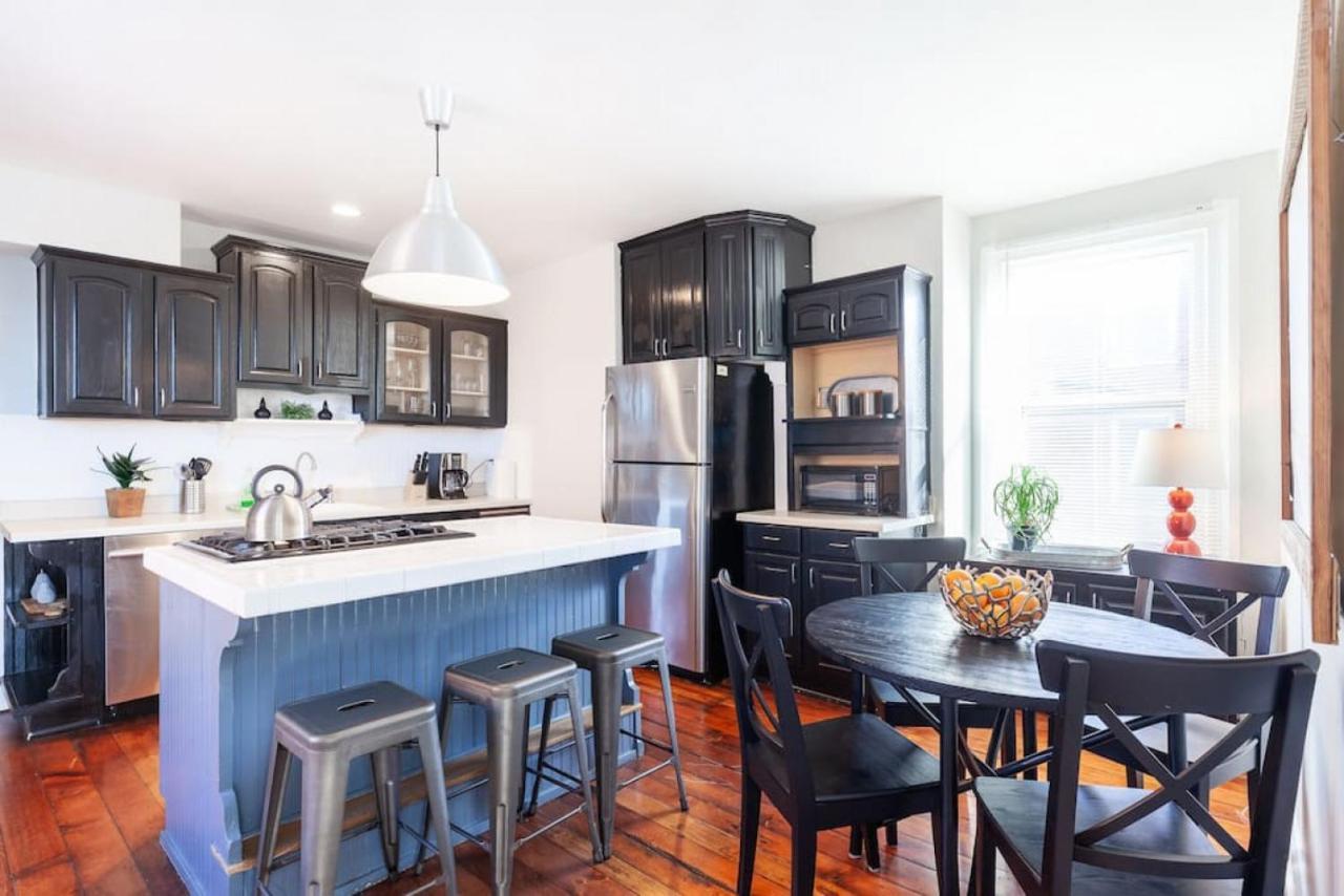 2 Large Apts W Parking - Downtown Over The Rhine Apartment Cincinnati