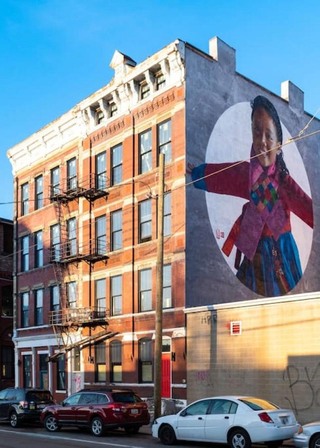 Apartment Entire Historic Building Sleeps 30 Cincinnati