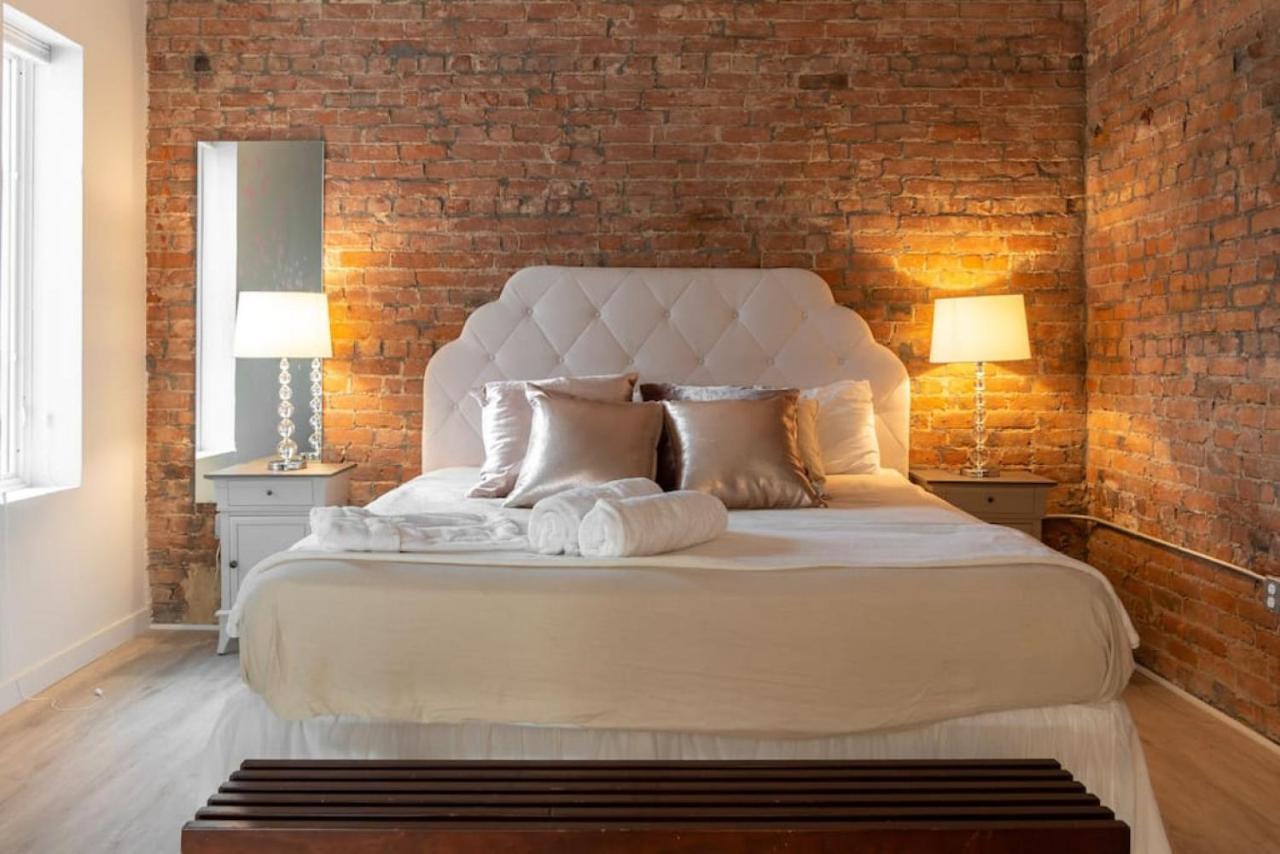 Entire Historic Building Sleeps 30 * Cincinnati