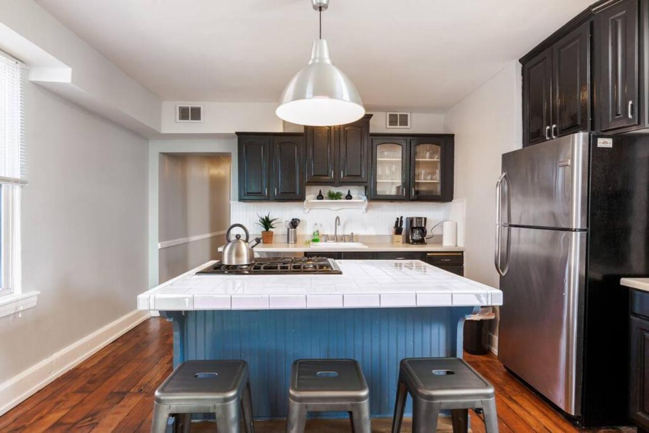 2 Large Apts W Parking - Downtown Over The Rhine *