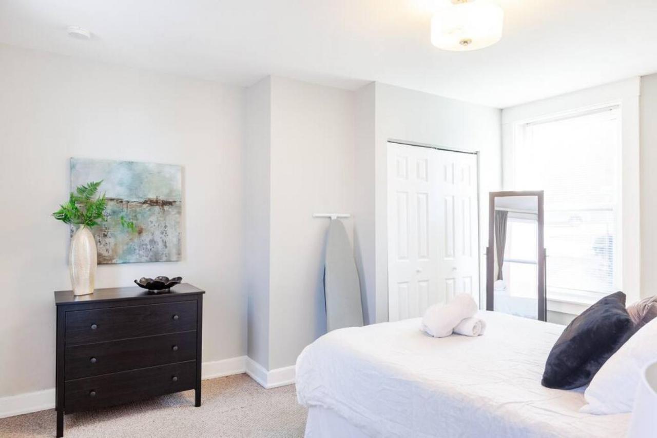 2 Large Apts W Parking - Downtown Over The Rhine Apartment *