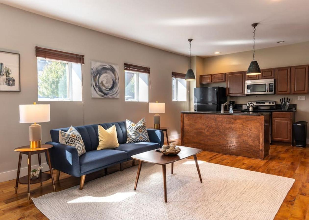 Broadway - Stunning Downtown Apartment