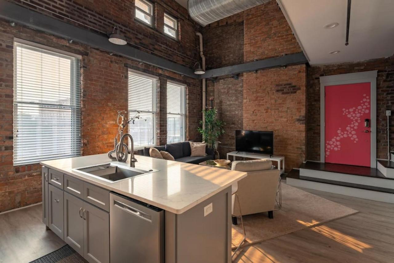 Entire Historic Building Sleeps 30 * Cincinnati