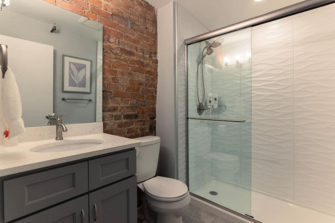 Apartment Entire Historic Building Sleeps 30 Cincinnati