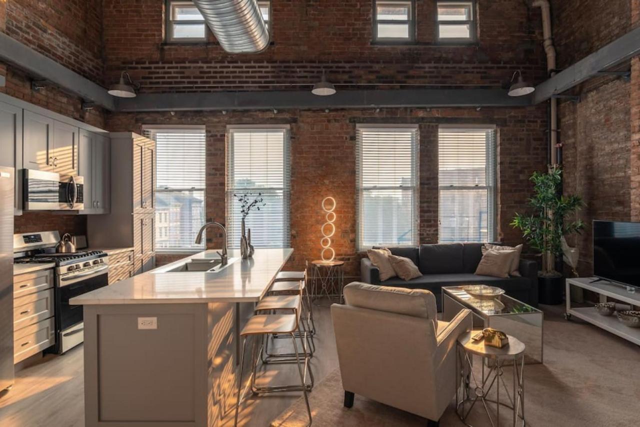 Entire Historic Building Sleeps 30 *