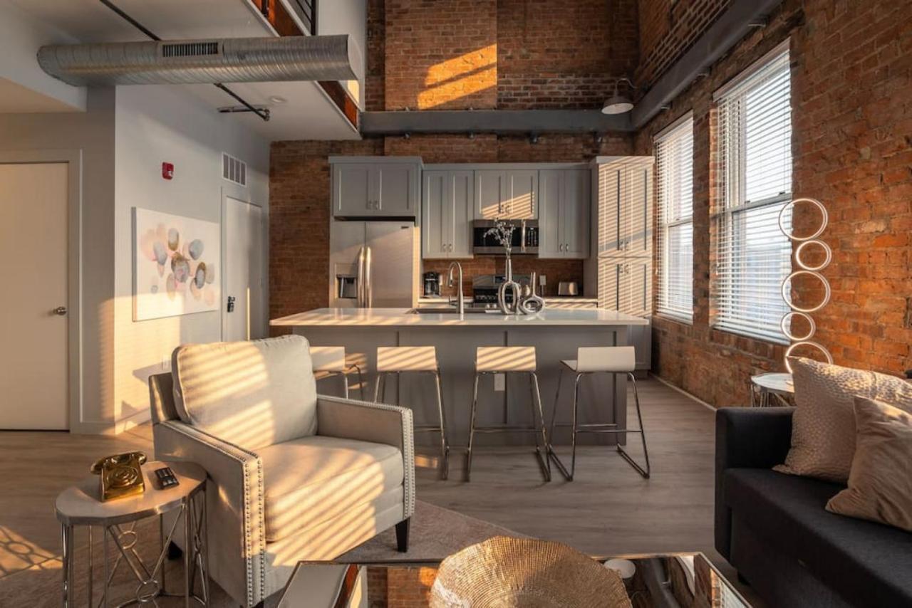 Entire Historic Building Sleeps 30 * Cincinnati