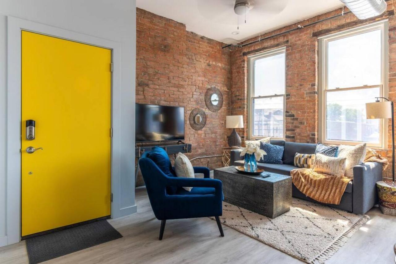 Apartment Entire Historic Building Sleeps 30 *