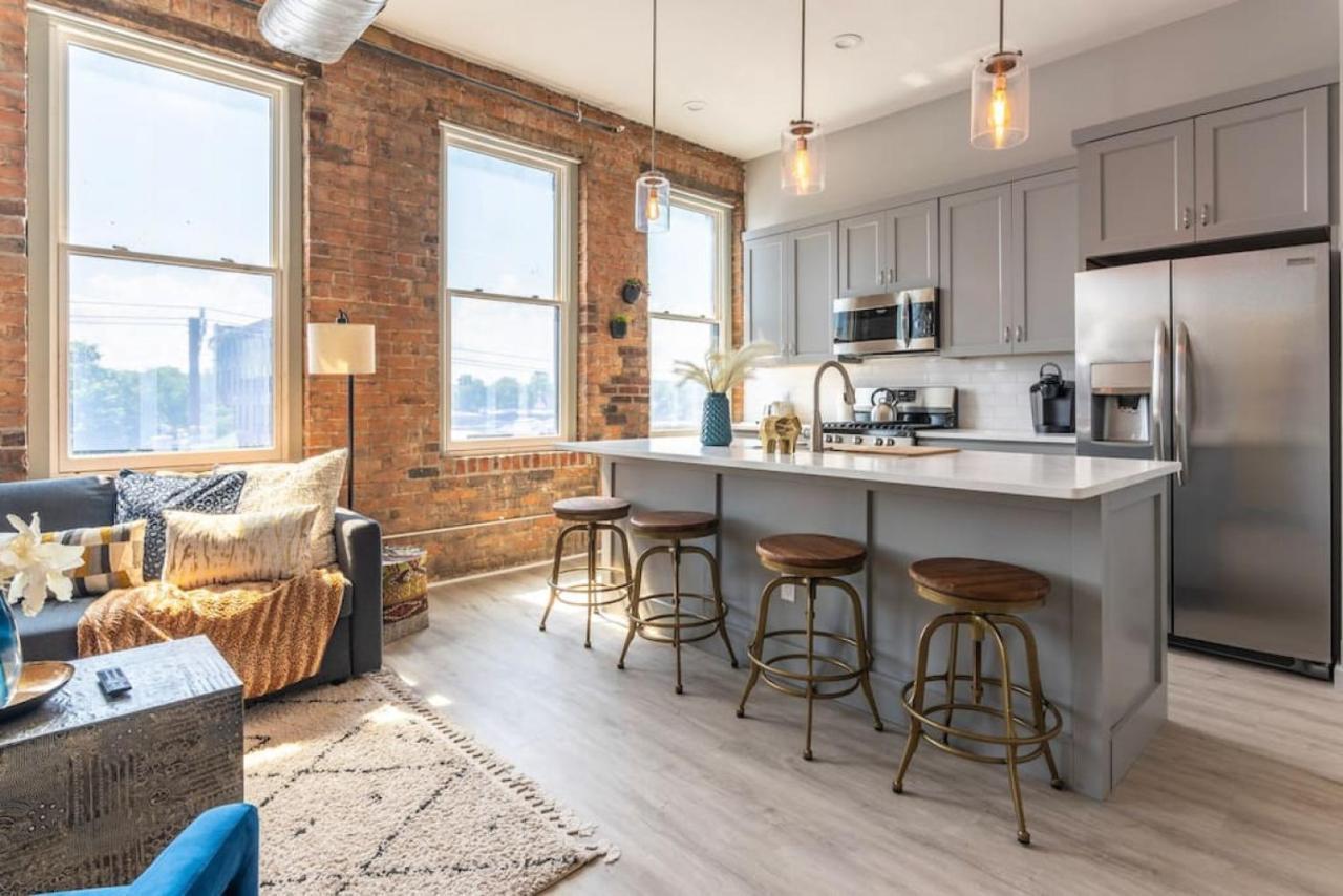 Apartment Entire Historic Building Sleeps 30
