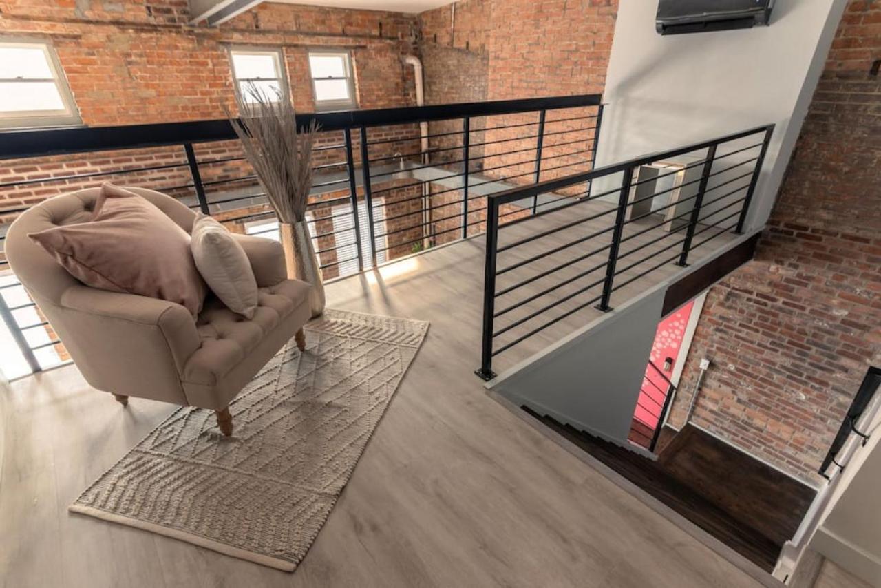 Apartment Entire Historic Building Sleeps 30 Cincinnati
