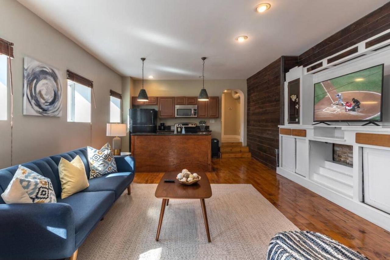 Broadway - Stunning Downtown Apartment *