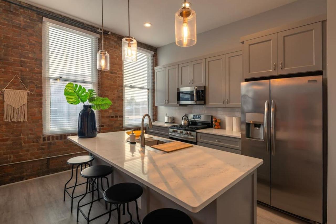 Zango Explore Otr And Downtown From A Renovated Apartment *