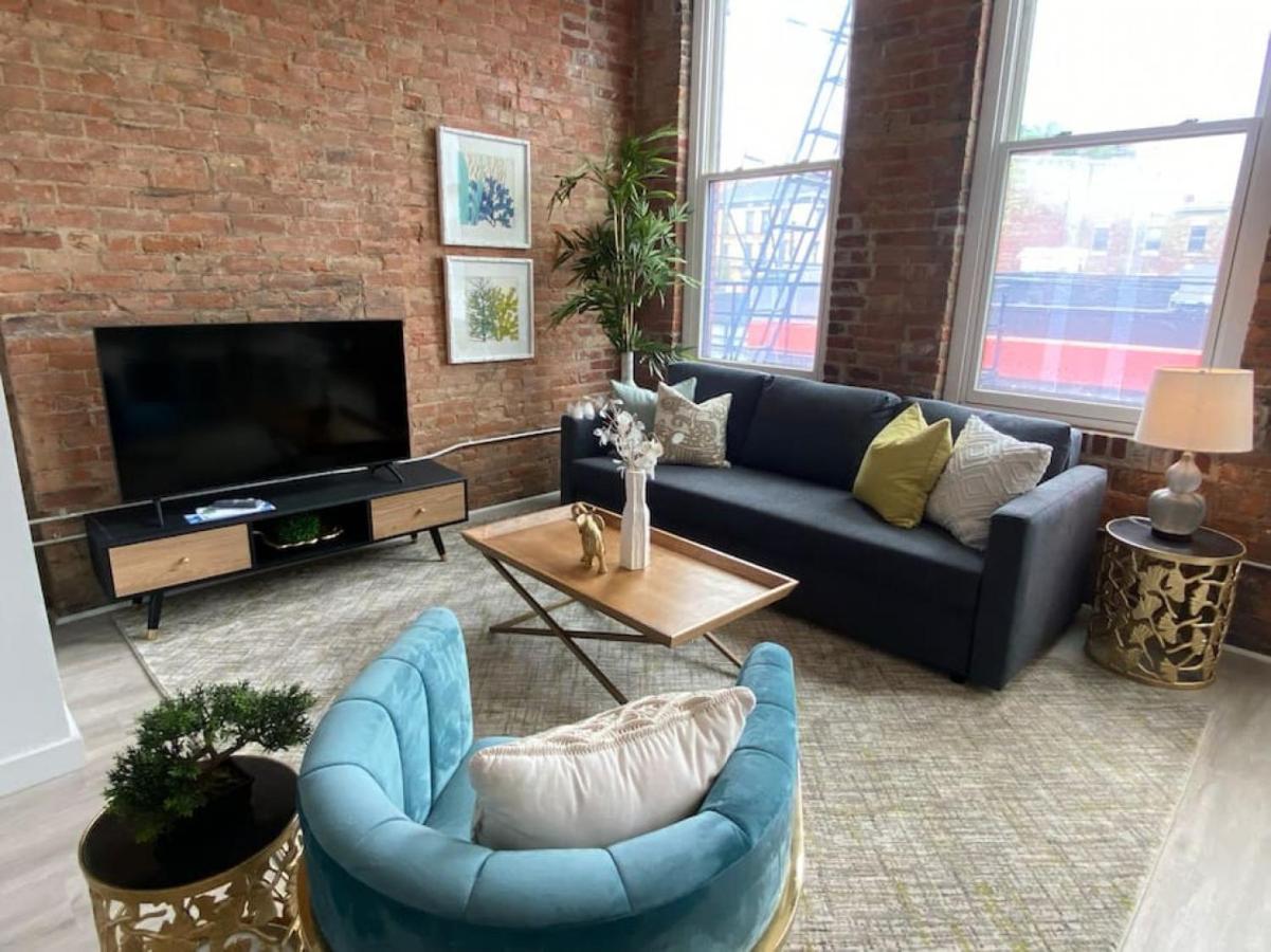 Swizzle Explore Otr And Downtown From Rhinegeist Apartment