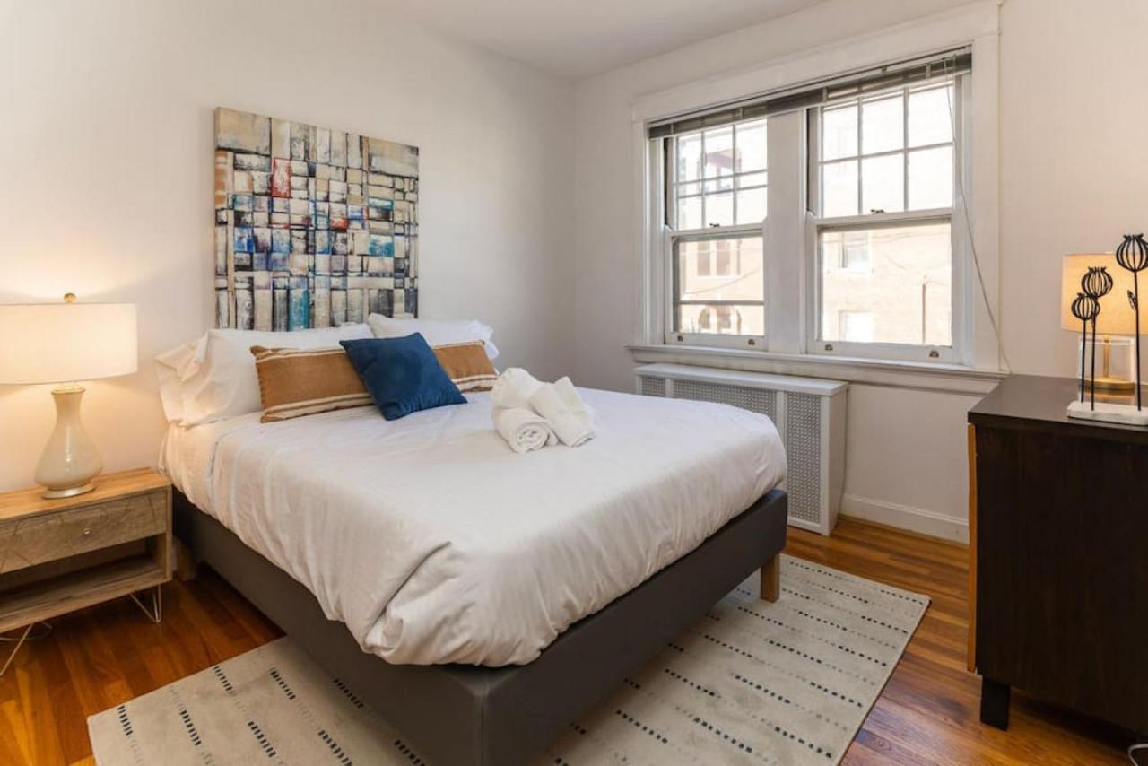 Hyde Park Comfort With Office Near Everything Apartment