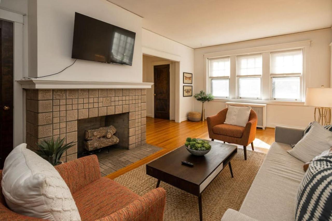 Hyde Park Comfort With Office Near Everything Apartment