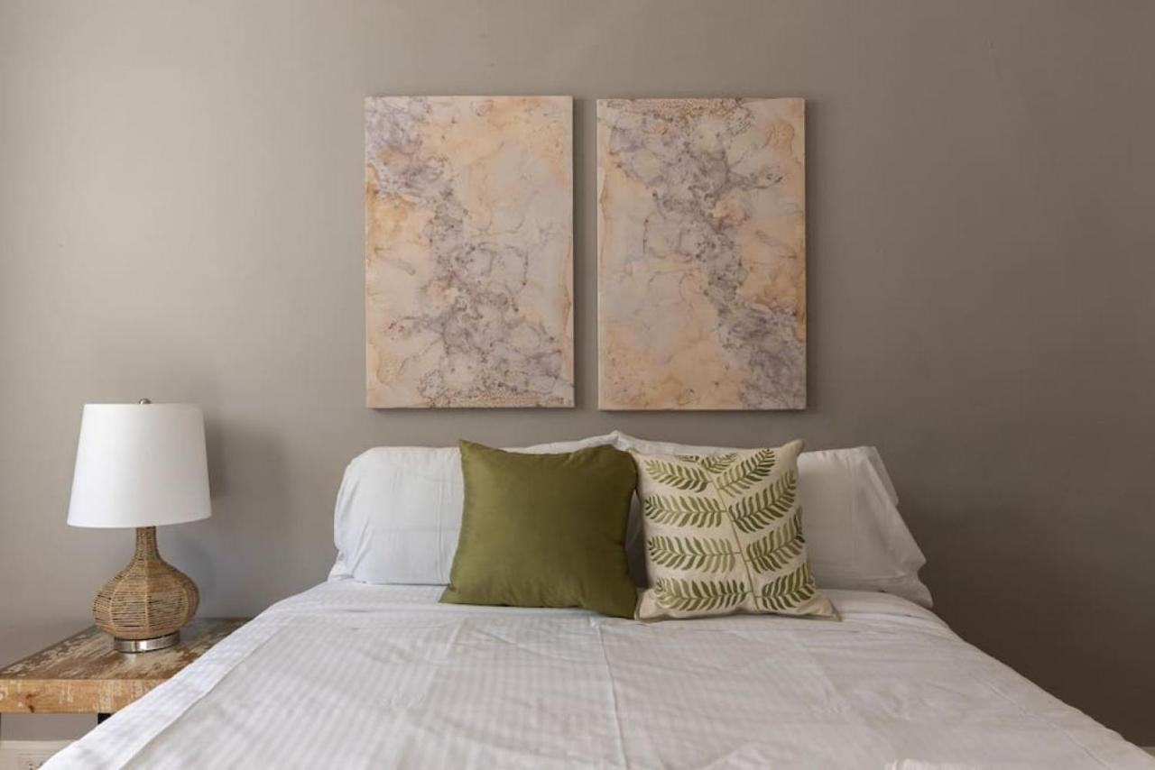 Hyde Park Comfort Near Rookwood * Cincinnati