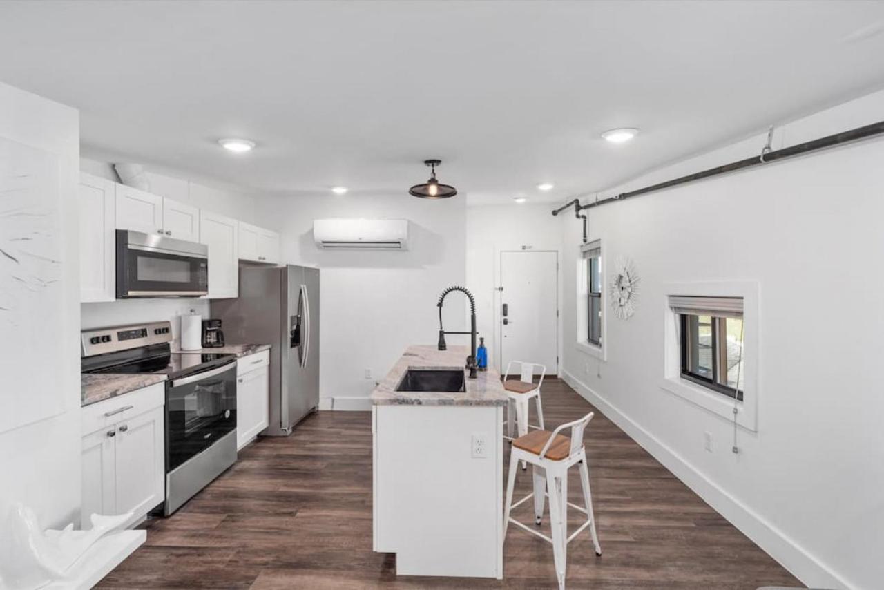 Apartamento Brand New On The Streetcar Line