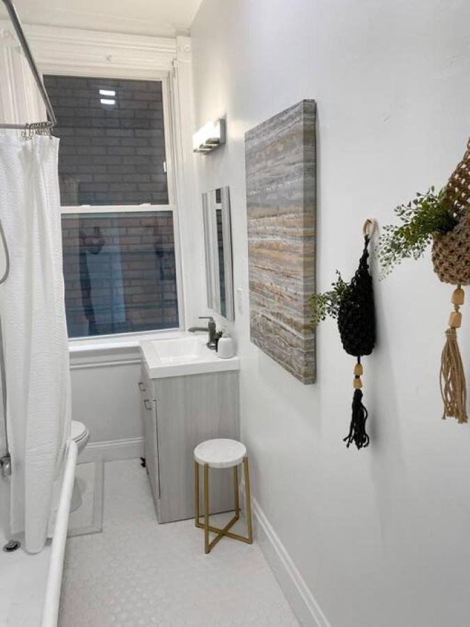 Explore Downtown From Adorable Mount Adams Holiday home