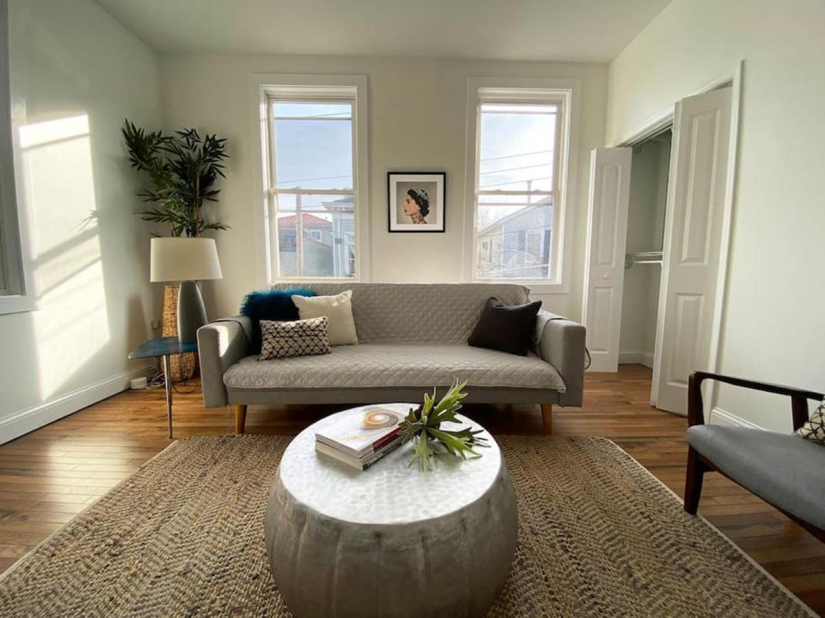 Explore Downtown From Adorable Mount Adams Holiday home