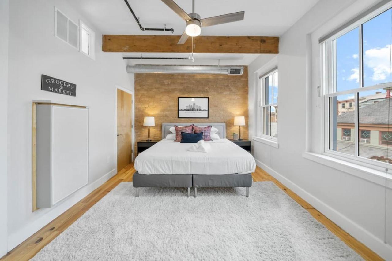 Huge Retrea W Rooftop Deck At Farmers Market Holiday home