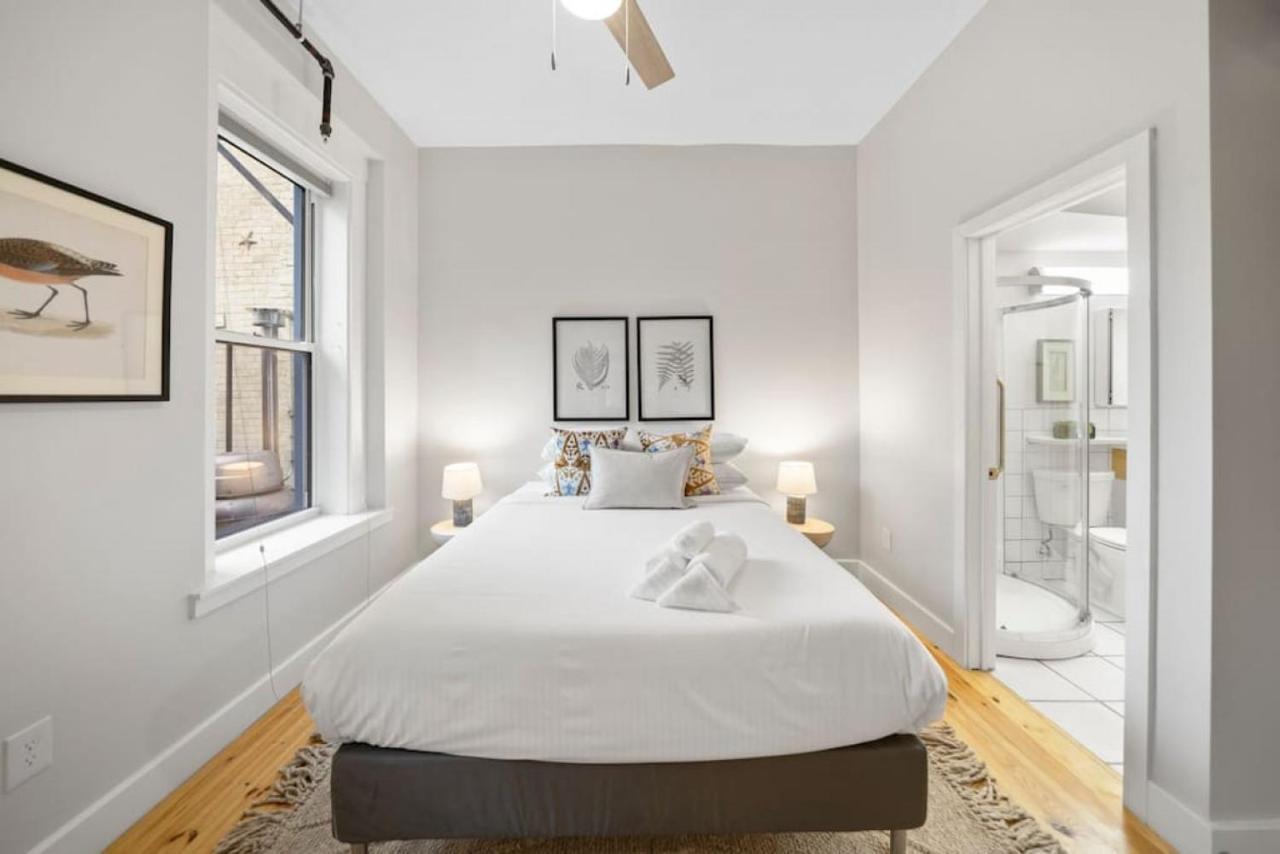 Holiday home Huge Retrea W Rooftop Deck At Farmers Market *