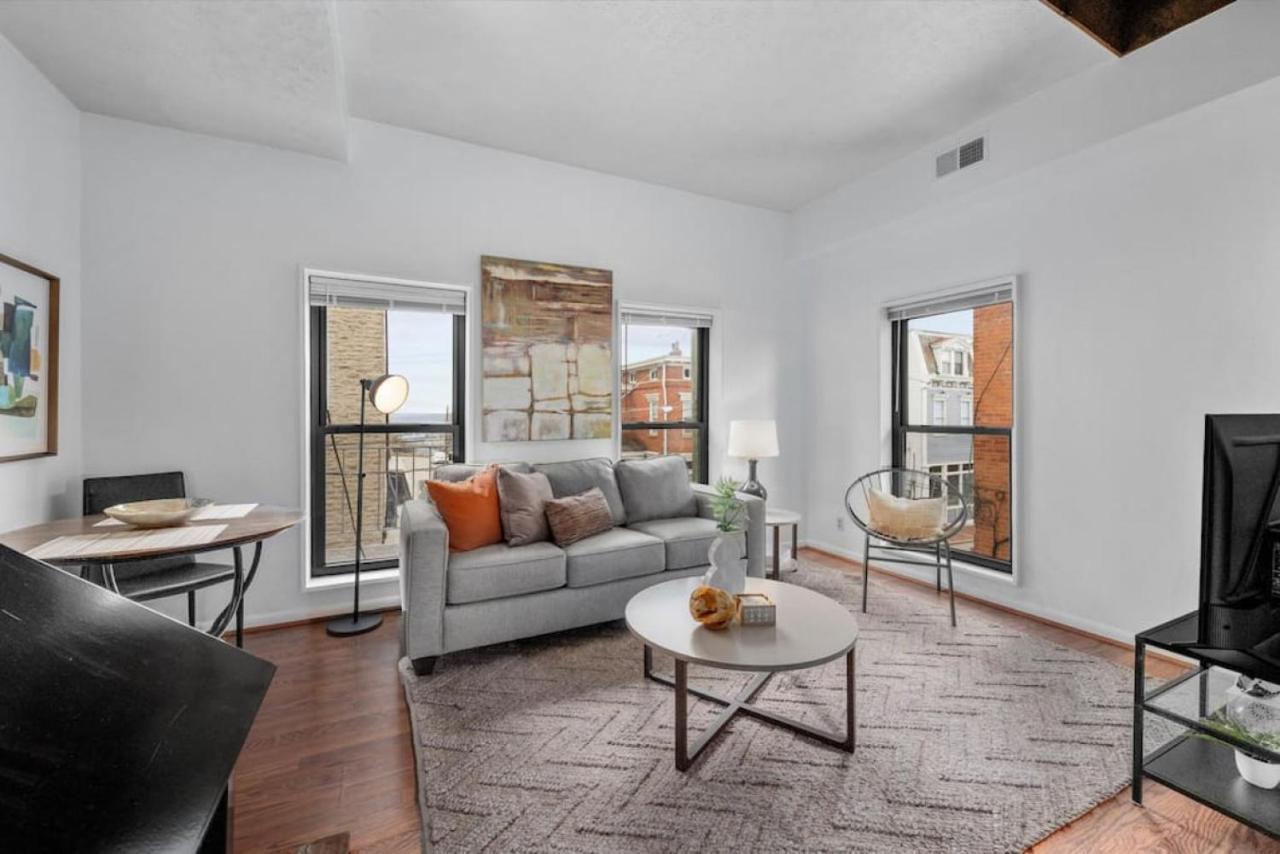 Stylish Mt Adams 1br In Great Location