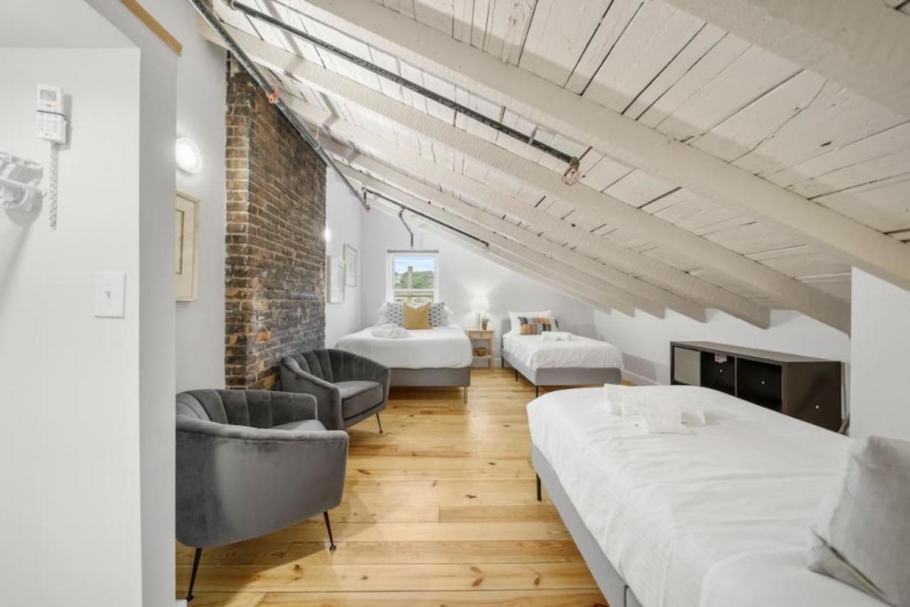 Holiday home Huge Retrea W Rooftop Deck At Farmers Market Cincinnati