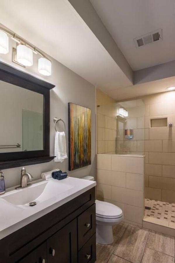 Two Comfy Near Center Otr Uc Zoo Apartment *