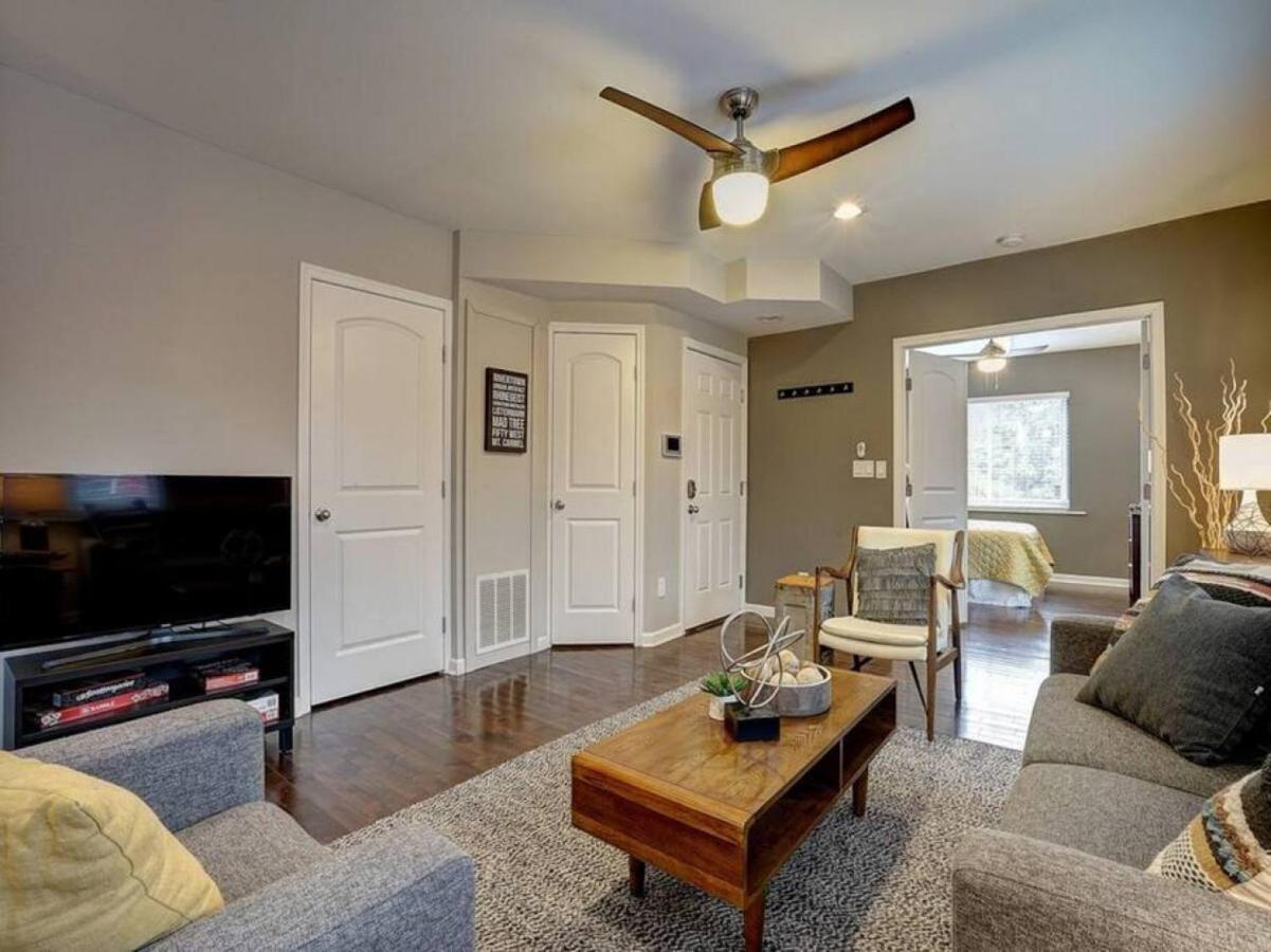 Two Comfy Near Center Otr Uc Zoo Apartment