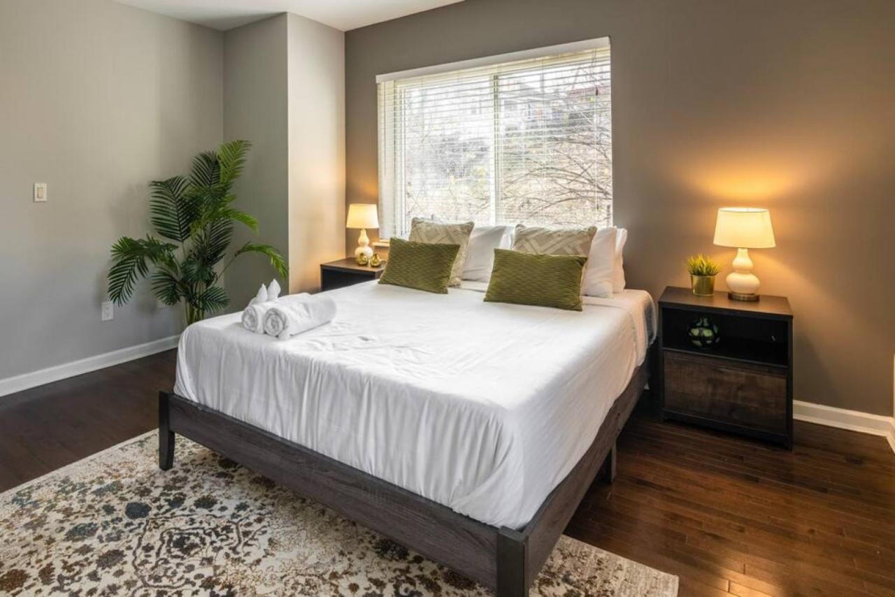 Apartment Two Comfy Near Center Otr Uc Zoo *