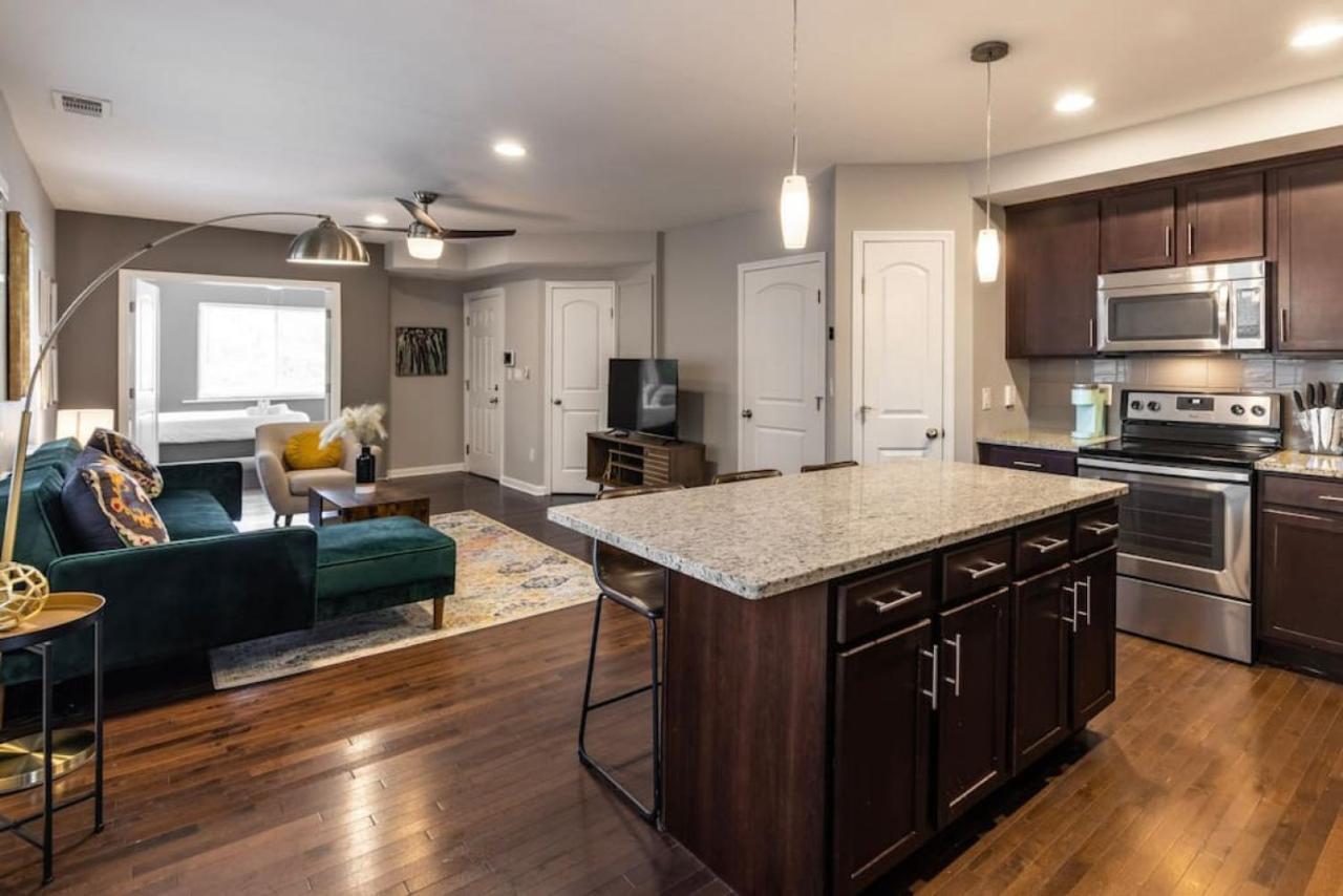 Apartment Two Comfy Near Center Otr Uc Zoo Cincinnati