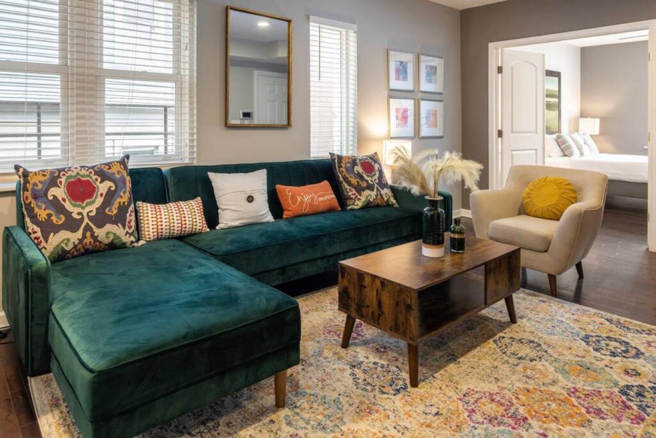 Two Comfy Near Center Otr Uc Zoo *
