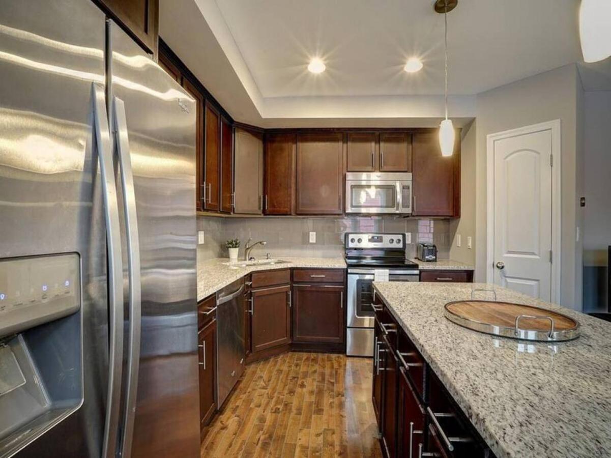 Two Comfy Near Center Otr Uc Zoo * Cincinnati