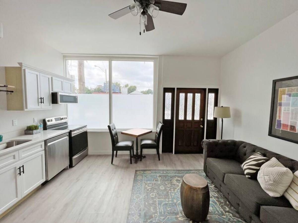 Holiday home Full Building Huge Downtown Retreat Walkable To Everything *