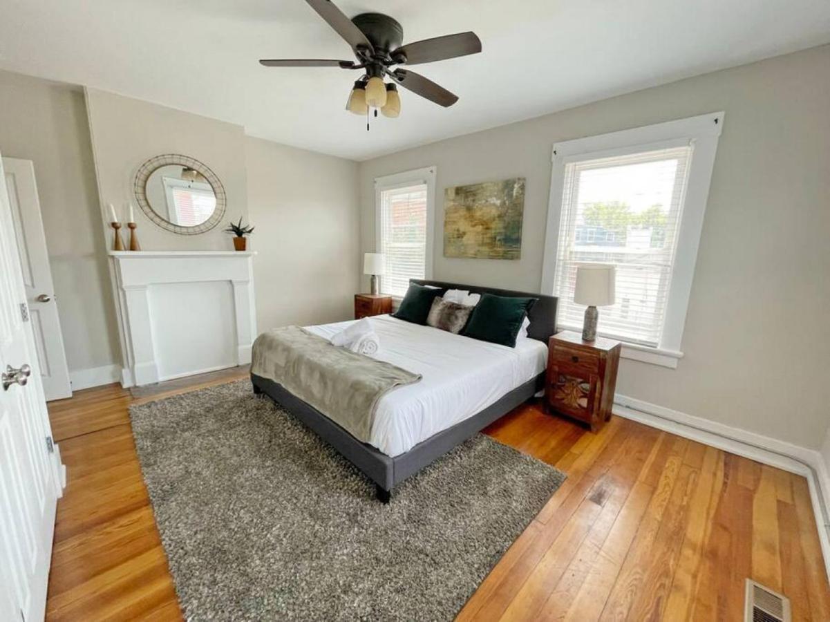 Full Building Huge Downtown Retreat Walkable To Everything Holiday home