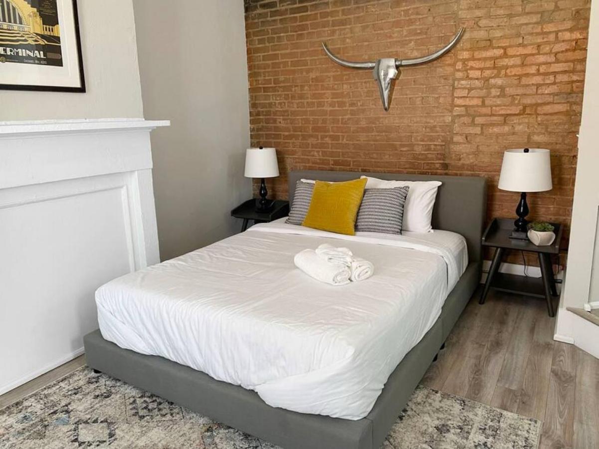 Quiet 1-bedroom Loft Near Entertainment District Apartment *