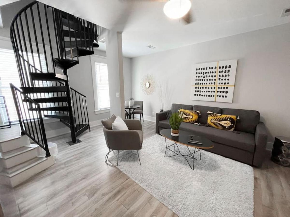 Holiday home Full Building Huge Downtown Retreat Walkable To Everything